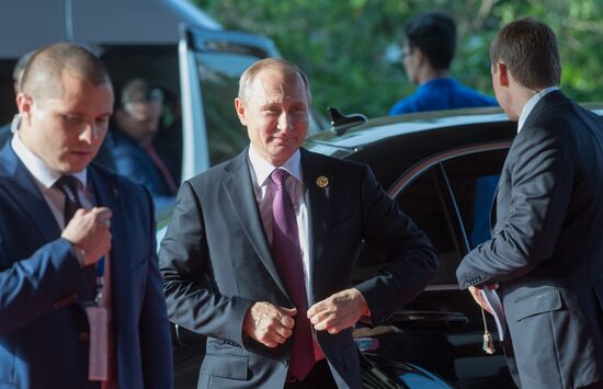 President Vladimir Putin visits Vietnam to attend APEC Economic Leaders’ Meeting