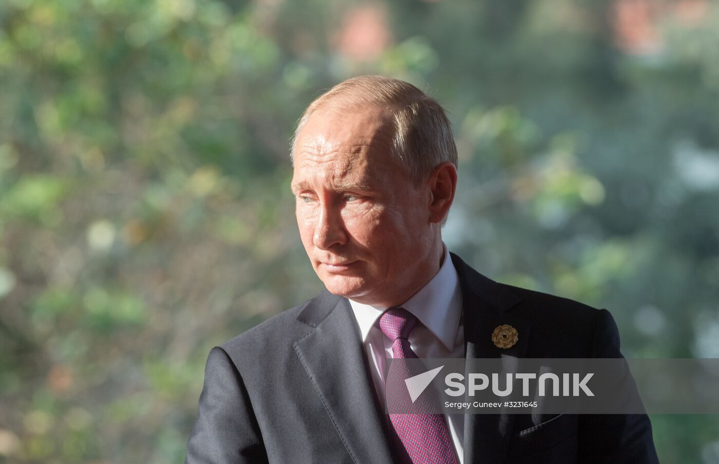 President Vladimir Putin visits Vietnam to attend APEC Economic Leaders’ Meeting