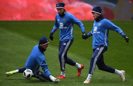 Football. Russian national team training session