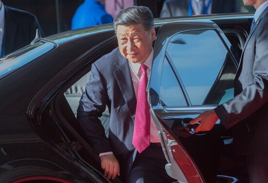 President Vladimir Putin visits Vietnam to attend APEC Economic Leaders’ Meeting
