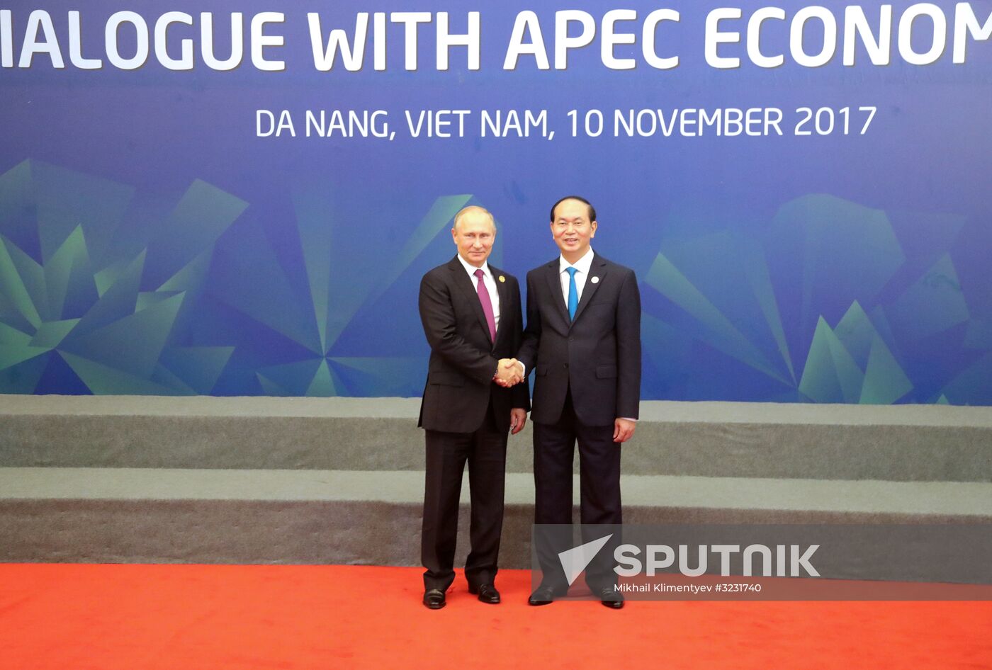 President Vladimir Putin visits Vietnam to attend APEC Economic Leaders’ Meeting