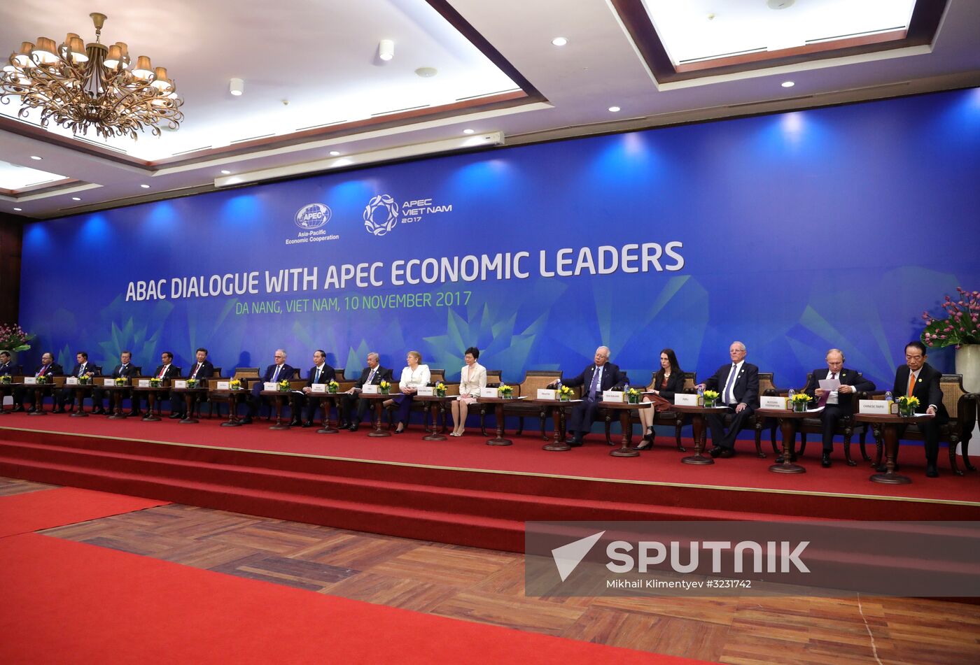 President Vladimir Putin visits Vietnam to attend APEC Economic Leaders’ Meeting