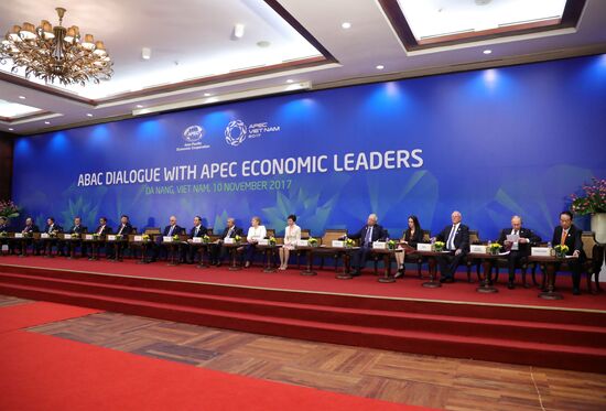 President Vladimir Putin visits Vietnam to attend APEC Economic Leaders’ Meeting