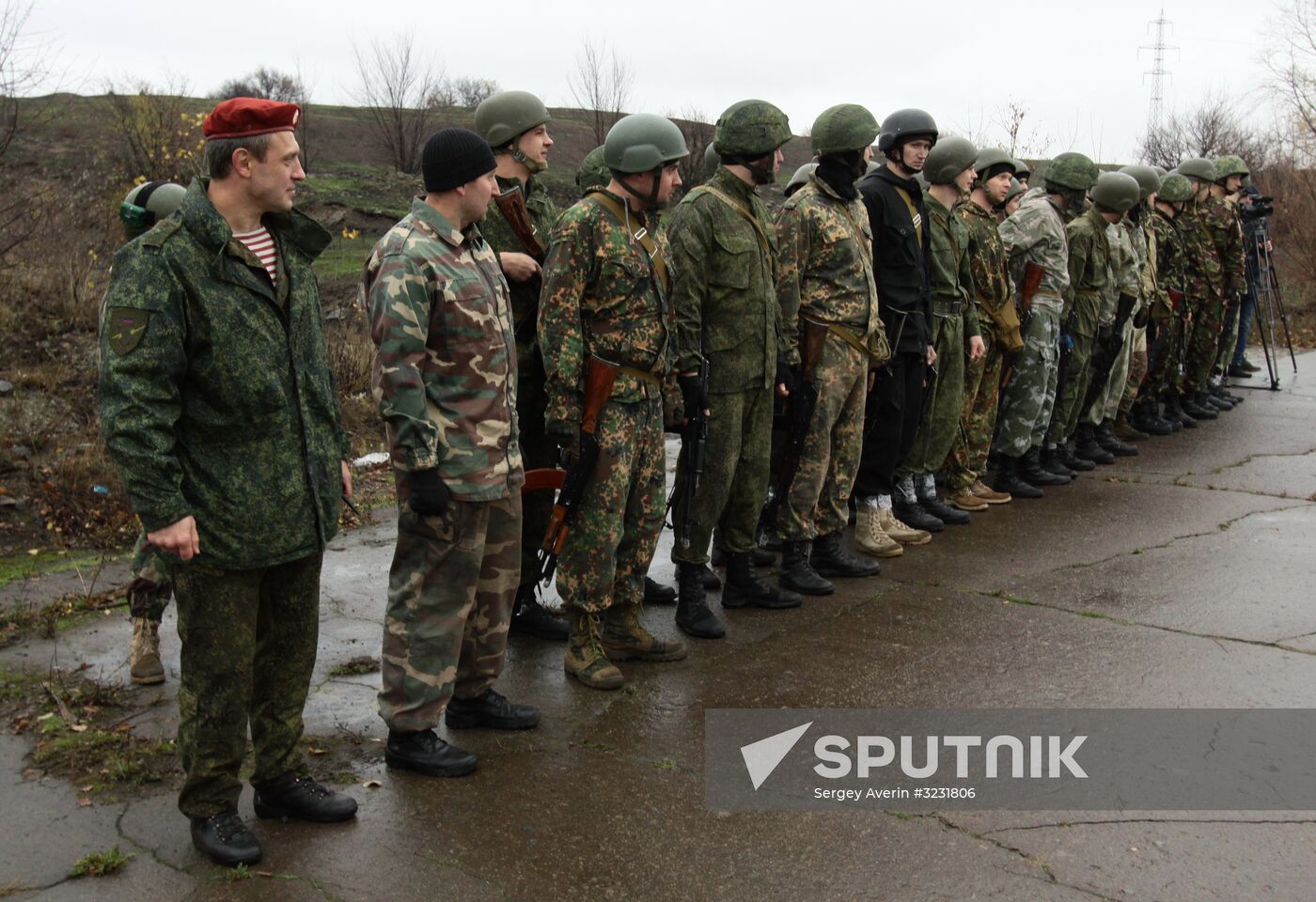 DPR fighters pass certification to wear a blue beret