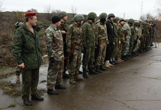 DPR fighters pass certification to wear a blue beret