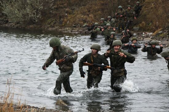 DPR fighters pass certification to wear a blue beret