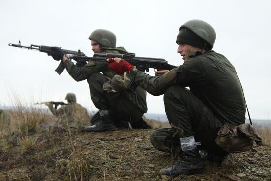 DPR fighters pass certification to wear a blue beret