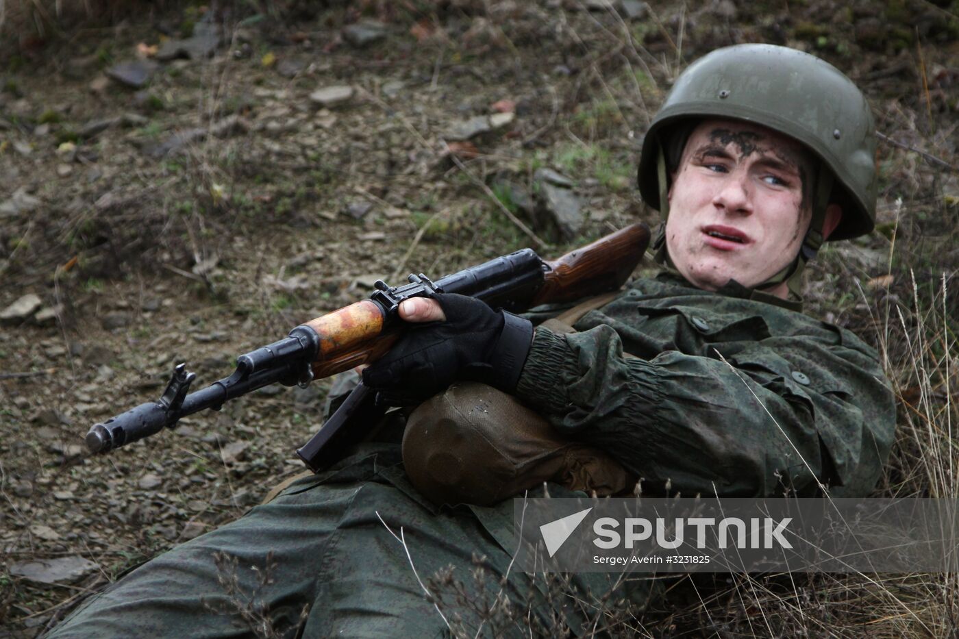 DPR fighters pass certification to wear a blue beret