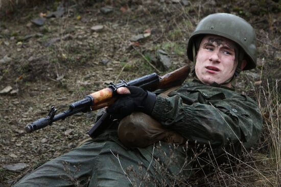 DPR fighters pass certification to wear a blue beret