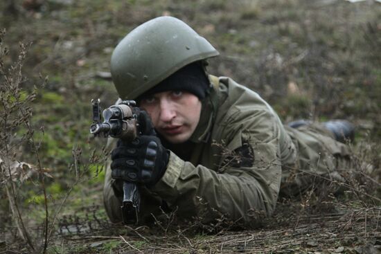 DPR fighters pass certification to wear a blue beret