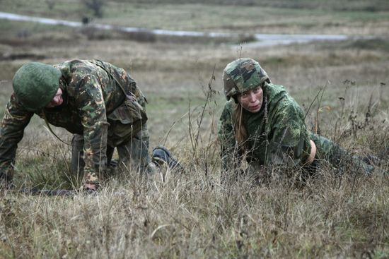 DPR fighters pass certification to wear a blue beret