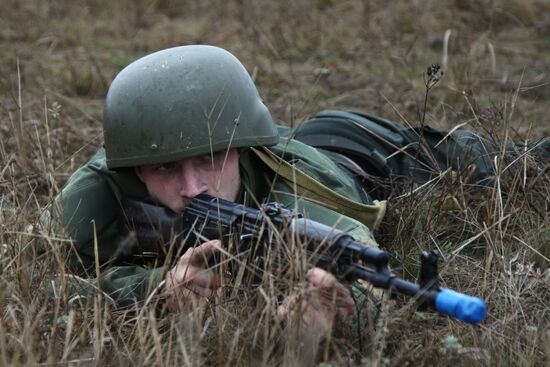 DPR fighters pass certification to wear a blue beret