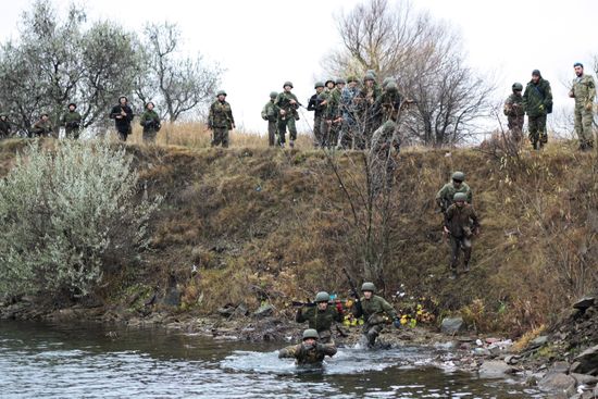 DPR fighters pass certification to wear a blue beret