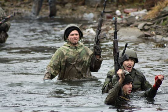 DPR fighters pass certification to wear a blue beret