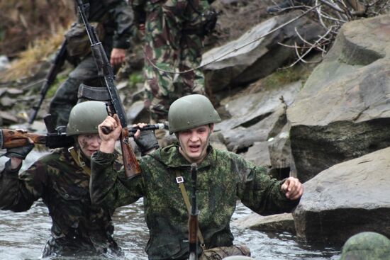 DPR fighters pass certification to wear a blue beret
