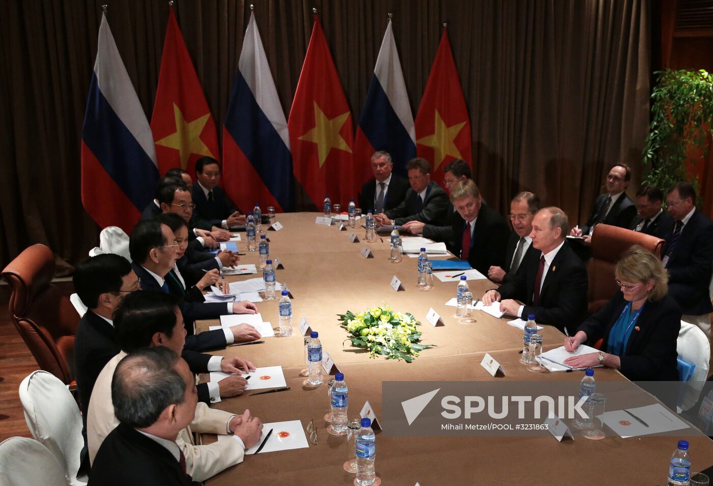 President Vladimir Putin visits Vietnam to attend APEC Economic Leaders’ Meeting
