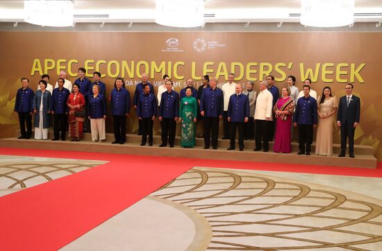 President Vladimir Putin visits Vietnam to attend APEC Economic Leaders’ Meeting