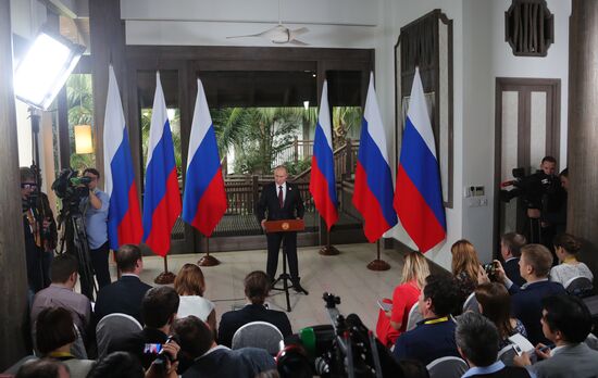 President Putin attends APEC Economic Leaders' Meeting