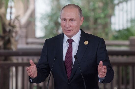 President Putin attends APEC Economic Leaders' Meeting