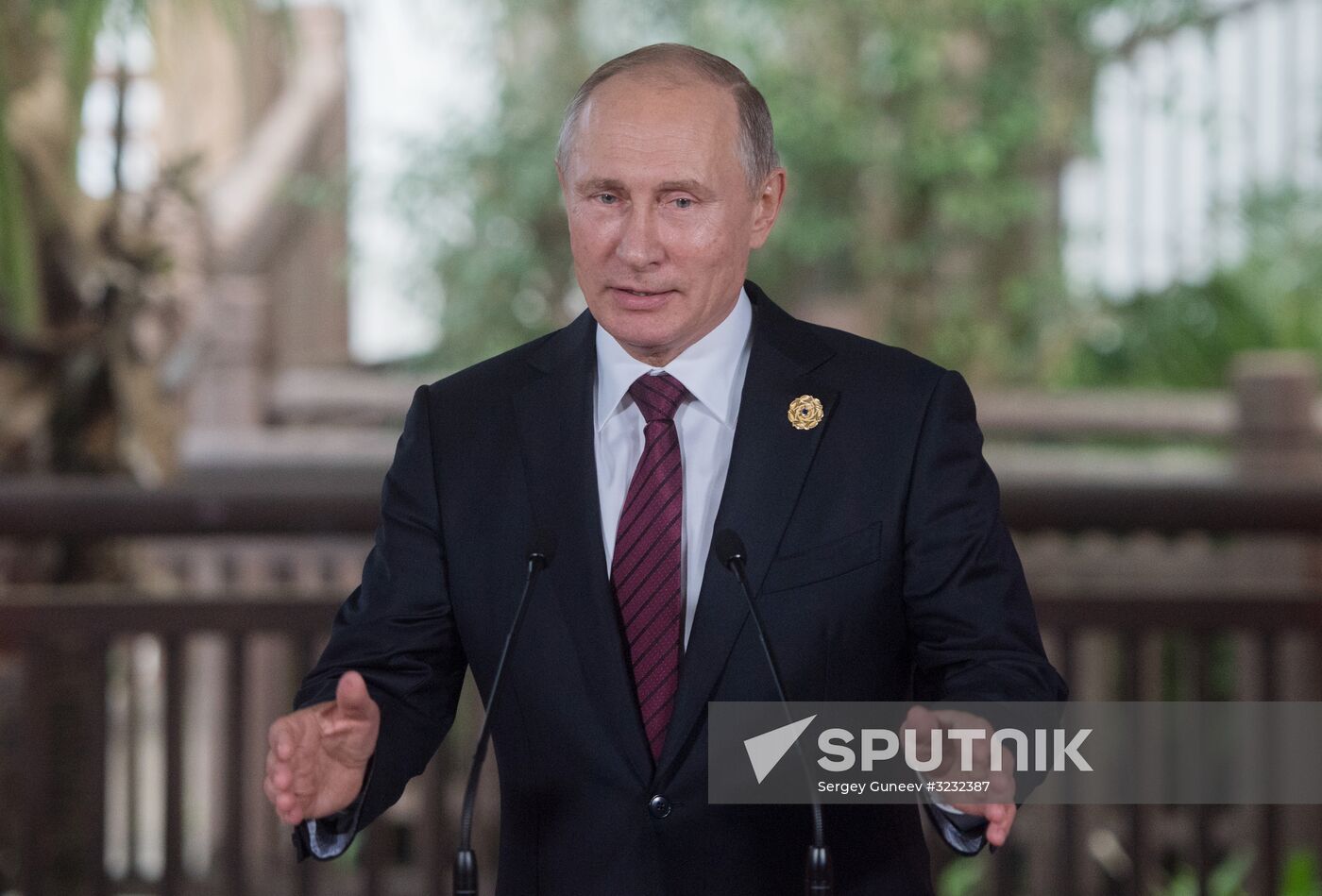 President Putin attends APEC Economic Leaders' Meeting