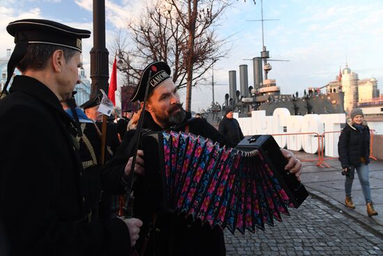 Petrograd 1917 historical reenactment