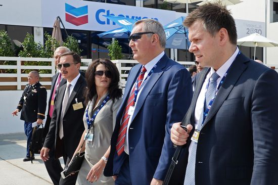 Russian Deputy Prime Minister Dmitry Rogozin visits Dubai Airshow 2017