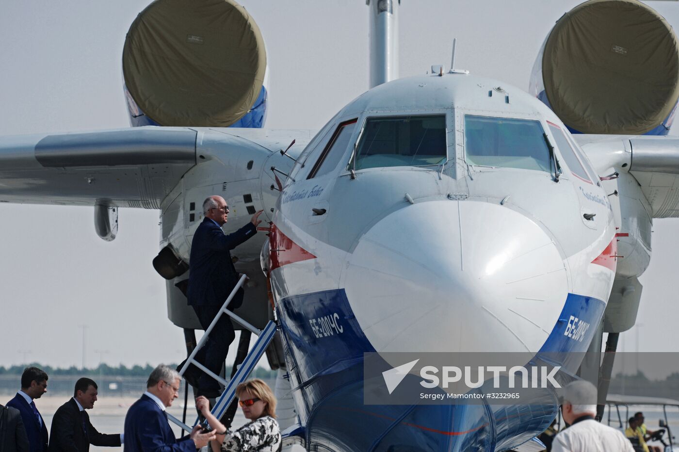 Russian Deputy Prime Minister Dmitry Rogozin visits Dubai Airshow 2017