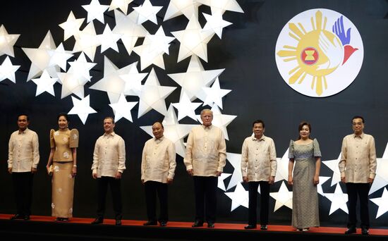 Russian Prime Minister Dmitry Medvedev takes part in ASEAN Summit in Manila