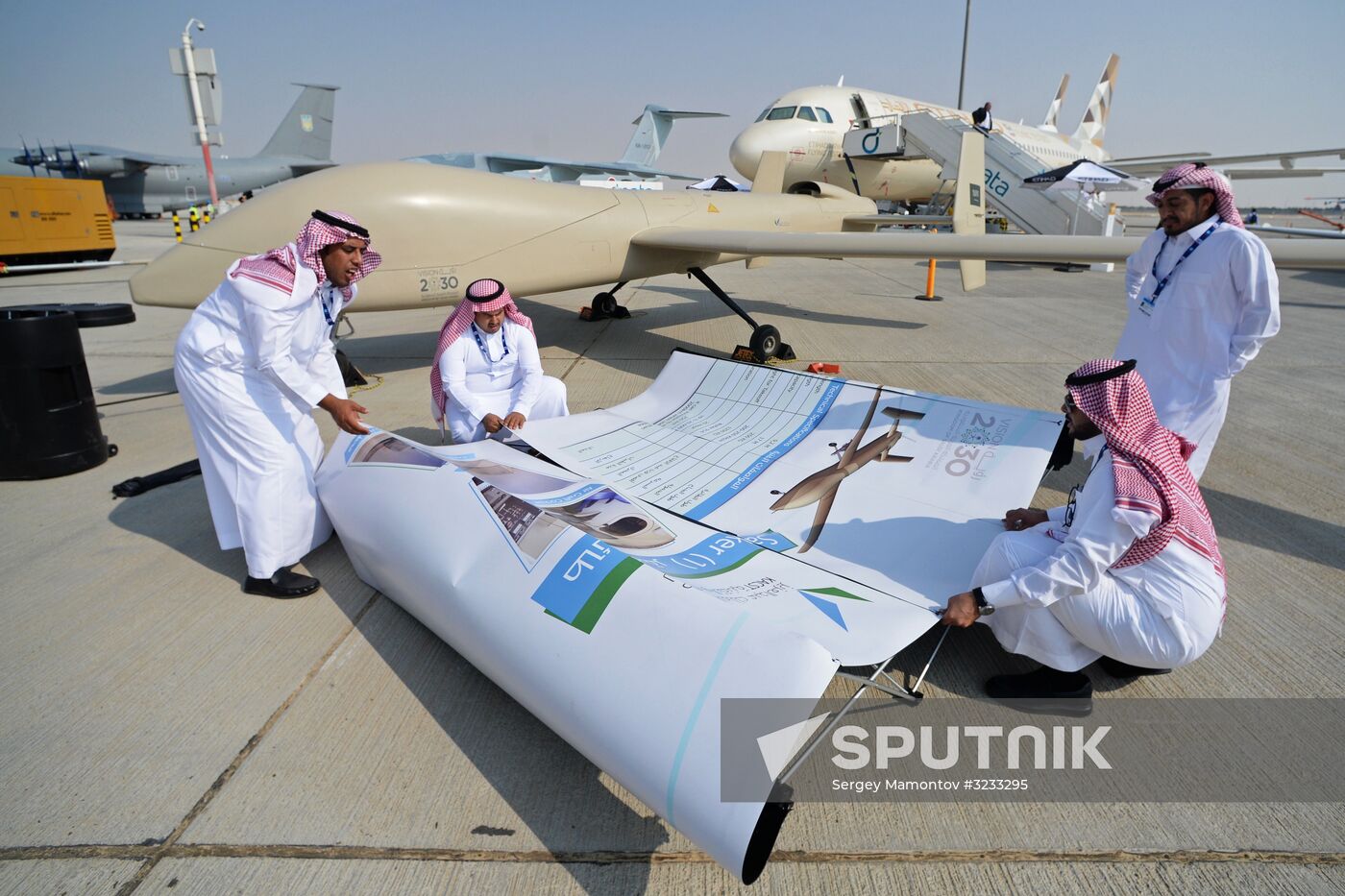Russian Deputy Prime Minister Dmitry Rogozin visits Dubai Airshow 2017