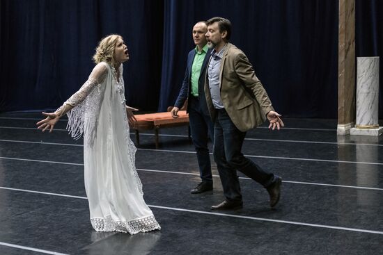 Verdi's 'La Traviata' at Sapayev Mari State Opera and Ballet Theater