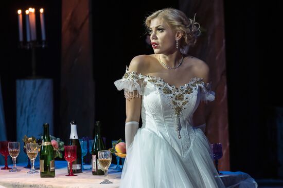 Verdi's 'La Traviata' at Sapayev Mari State Opera and Ballet Theater