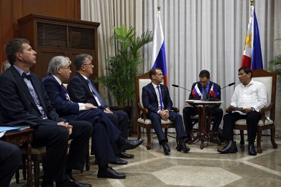 Russian Prime Minister Dmitry Medvedev takes part in ASEAN Summit in Manilaю Вфн ецщ