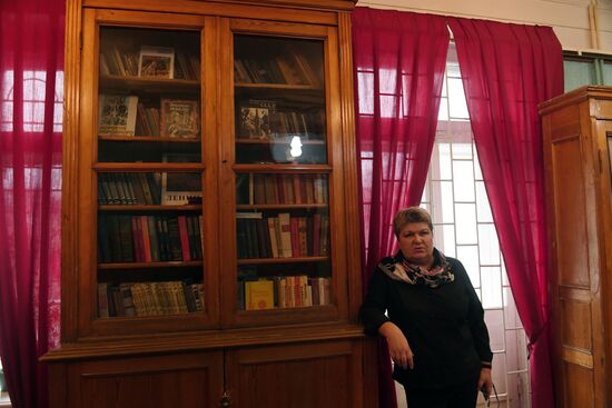 Soviet Era exhibition at branch of Volzhsky Cultural Center in Rybinsk