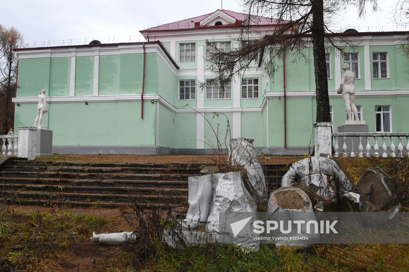 Soviet Era exhibition at branch of Volzhsky Cultural Center in Rybinsk