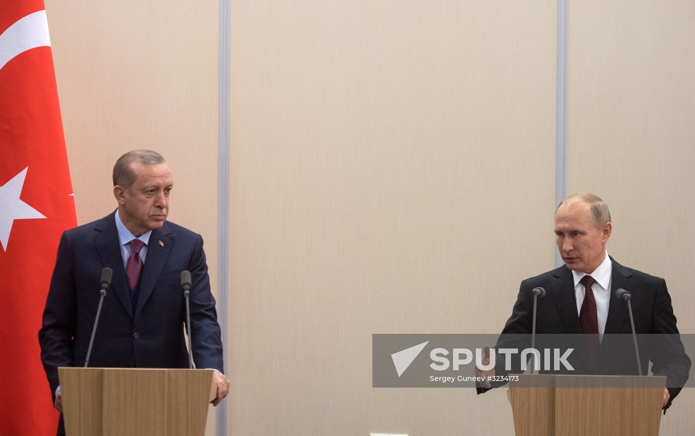 President Vladimir Putin meets with Turkish President Recep Tayyip Erdogan