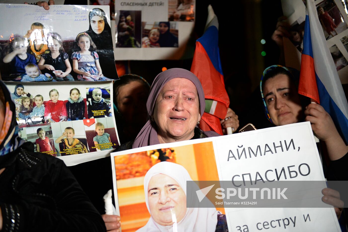 Welcoming Russian children, rescued in Syria, at Grozny Airport