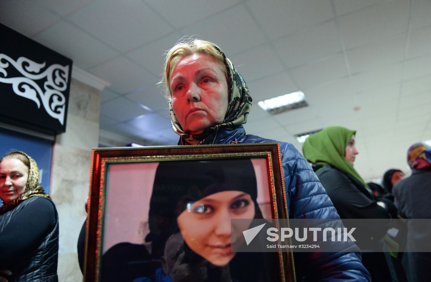 Welcoming Russian children, rescued in Syria, at Grozny Airport