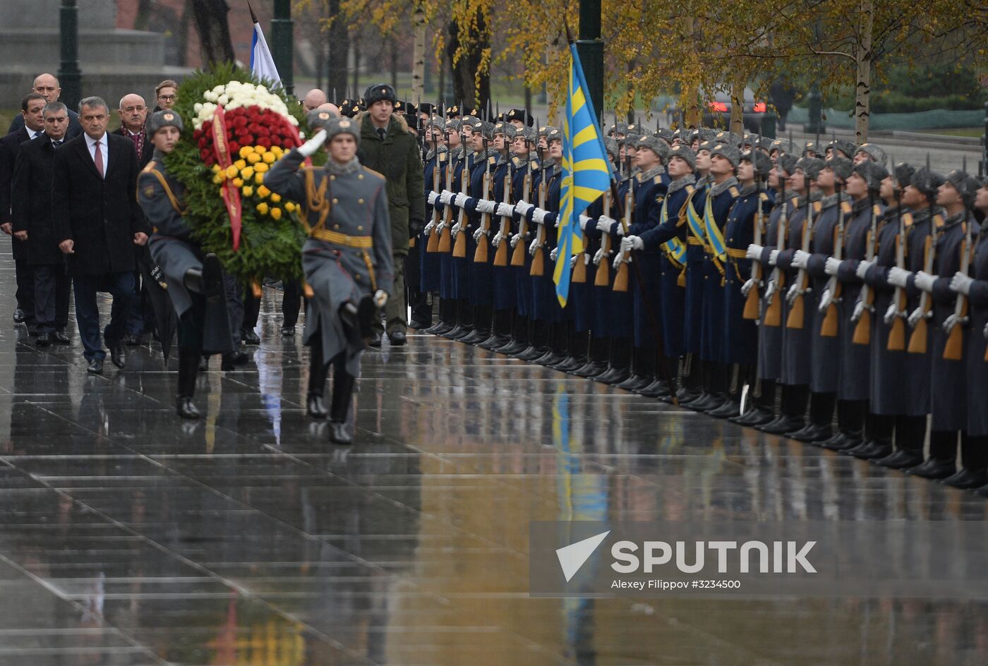 President of South Ossetia Anatoly Bibilov lays flowers at Tomb of Unknown Soldier