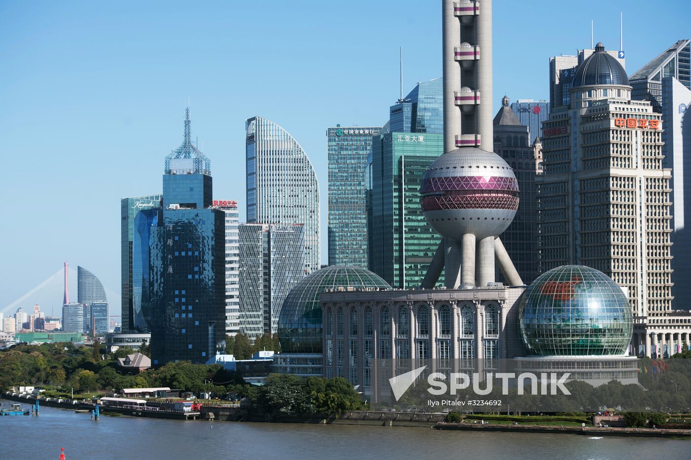 Cities of the world. Shanghai