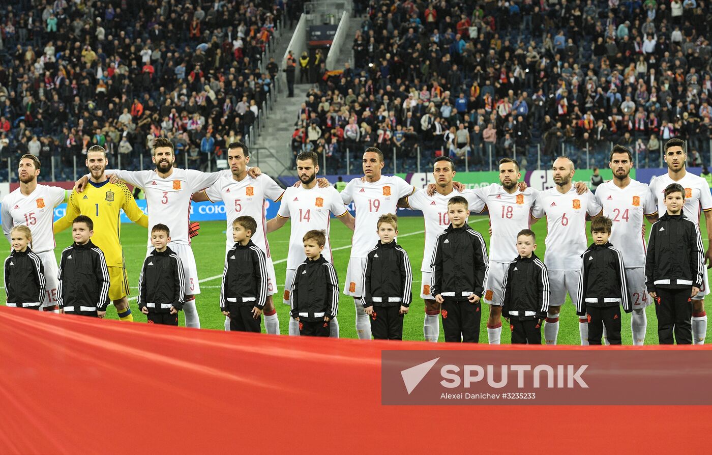 Football. Friendly match between Russia and Spain