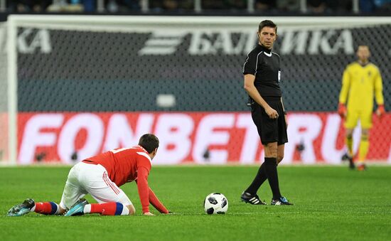 Football. Friendly match between Russia and Spain