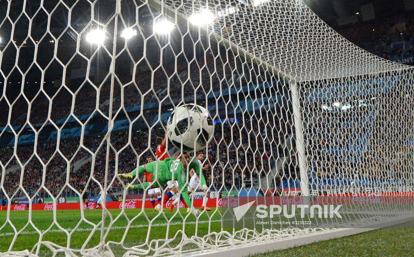 Football. Friendly match between Russia and Spain