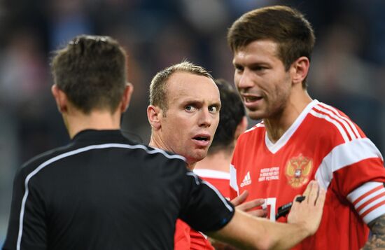 Football. Friendly match between Russia and Spain