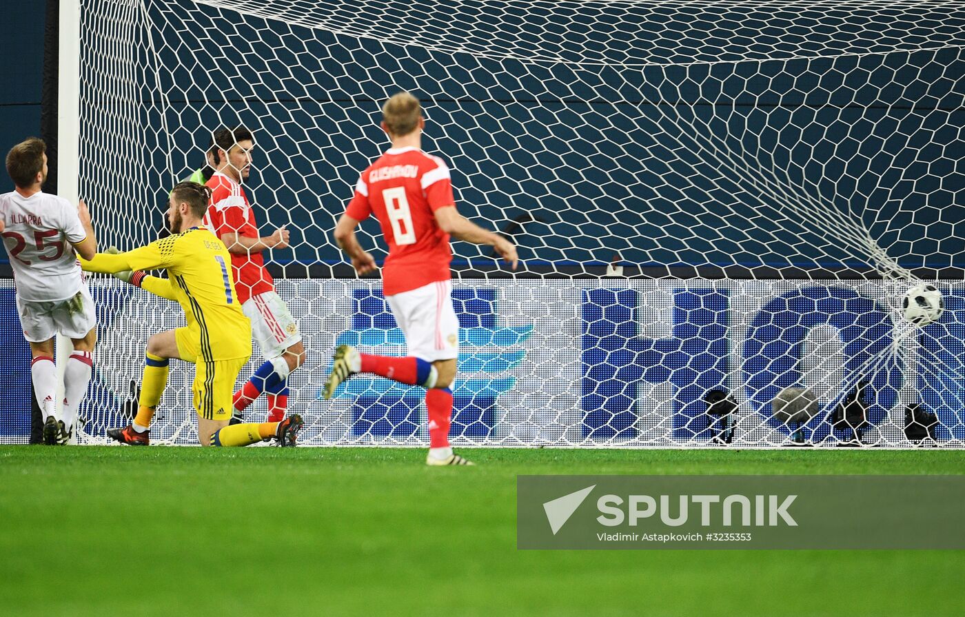 Football. Friendly match between Russia and Spain