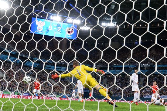 Football. Friendly match between Russia and Spain