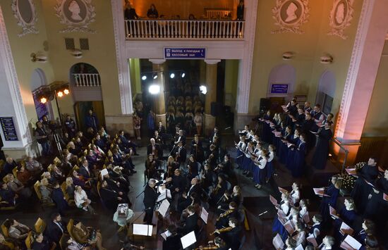 Charity concert at Simferopol Railway Station