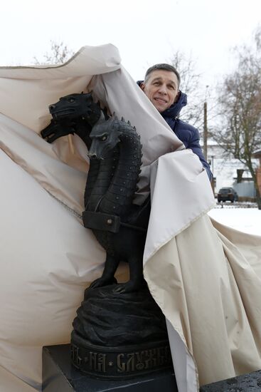 Power Serves People monument unveiled in Kostroma