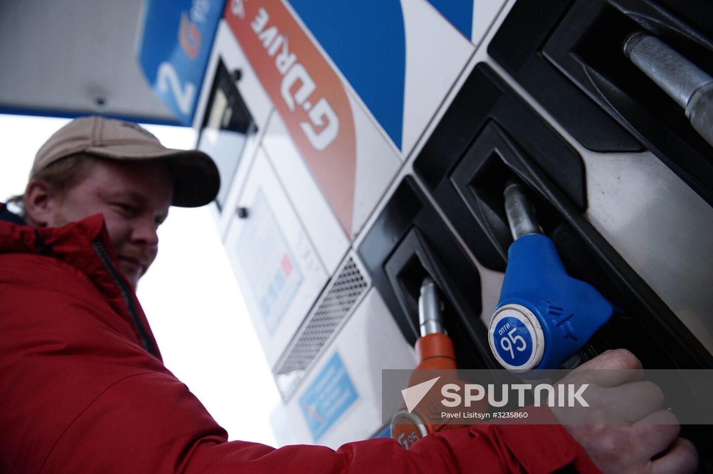 Petrol prices rise in Russia