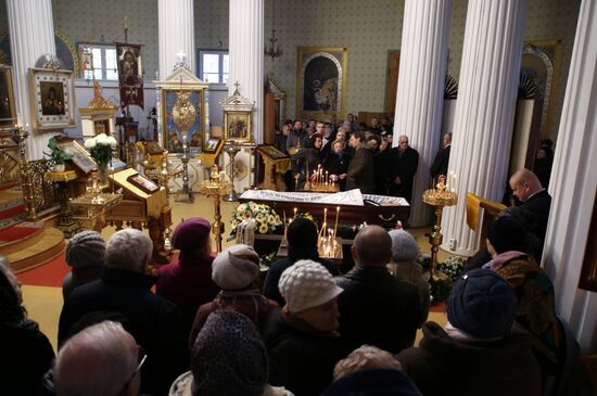 Paying last respects to Mikhail Zadornov in Riga