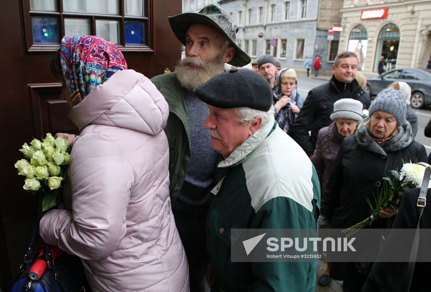 Paying last respects to Mikhail Zadornov in Riga